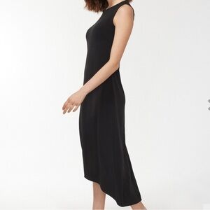 Chico’s Travelers Sleeveless Midi dress hi lo